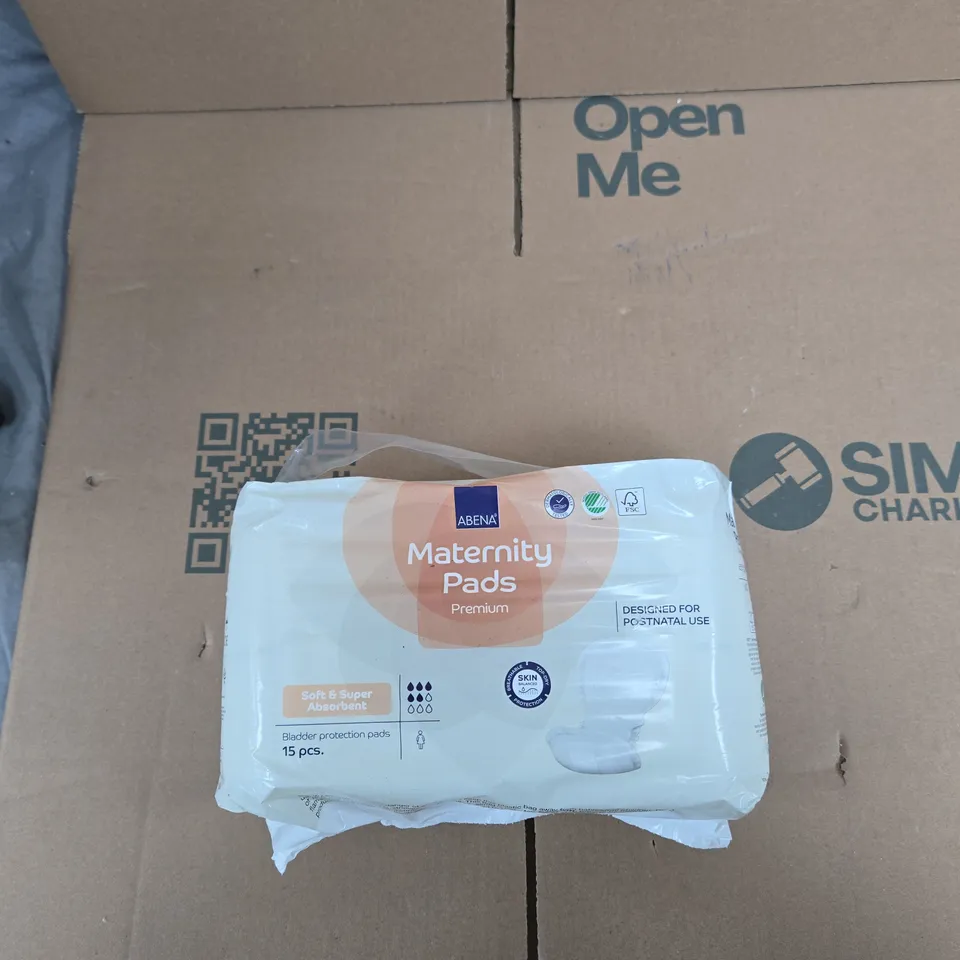 BOX OF APPROXIMATELY 20 ASSORTED ITEMS TO INCLUDE: MATERNITY PADS 