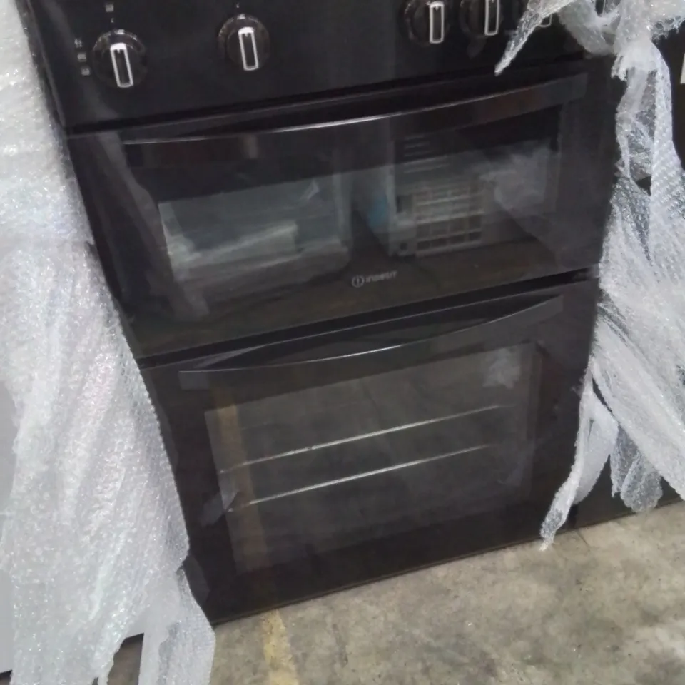 INDESIT IDE6VMB 60CM ELECTRIC DOUBLE COOKER WITH CERAMIC HOB - BLACK
