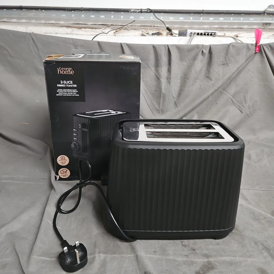 BOXED 2-SLICE RIBBED TOASTER IN BLACK