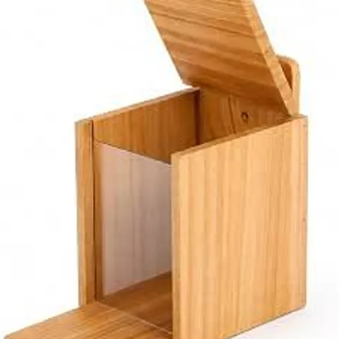 BOXED OYPLA WOODEN GARDEN WILDLIFE SQUIRREL FEEDER BOX