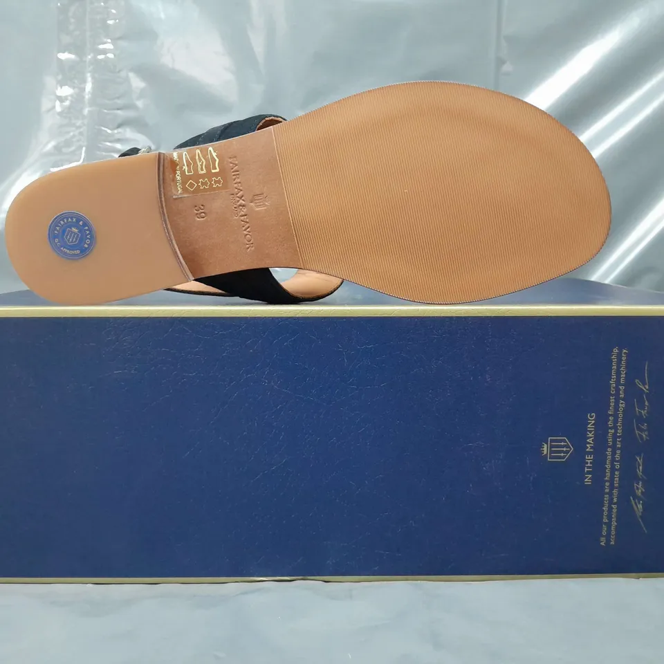 BOXED PAIR OF FAIRFAX & FAVOR WOMEN'S THORNHAM SUEDE TOE-POST SANDALS IN NAVY UK SIZE 6