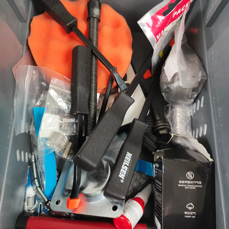 APPROXIMATELY 15 ASSORTED VEHICLE PARTS/ACCESSORIES TO INCLUDE WHEEL BEARING WEIGHTS, NEEDLE NOSE PLIERS, OIL FILTER ETC