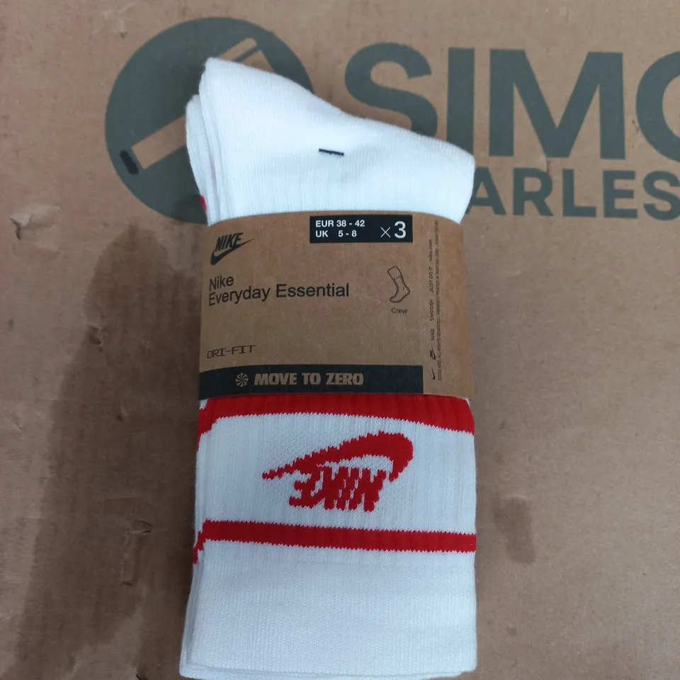 NIKE EVERYDAY ESSENTIAL CREW SOCKS – WHITE, UK 5-8, PACK OF 3