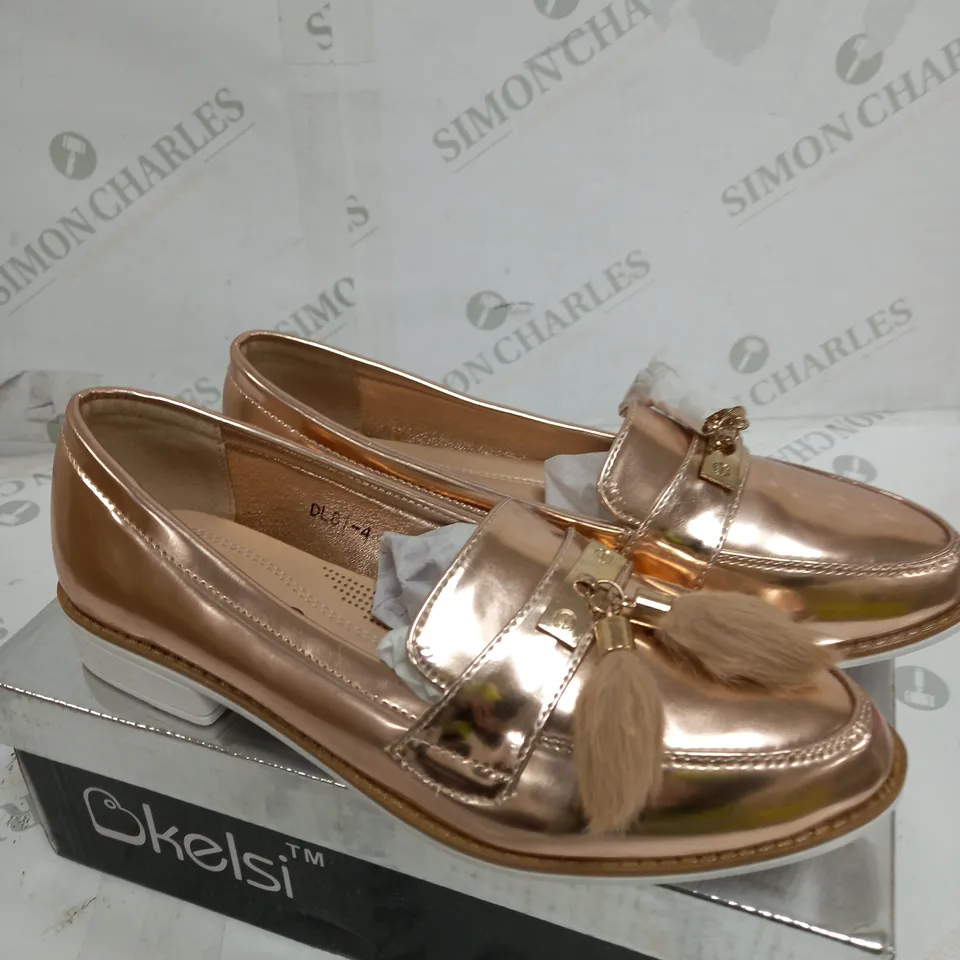 BOX OF APPROXIMATELY 10 PAIRS OF CHAMPAGNE LOW HEELED SHOES 