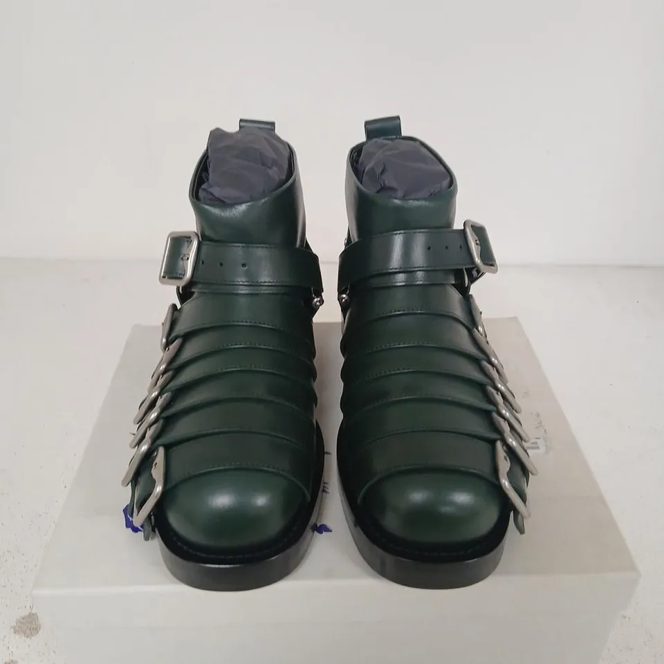 BURBERRY PRORSUM GREEN LEATHER BOOTS WITH BUCKLES,(EU 41)