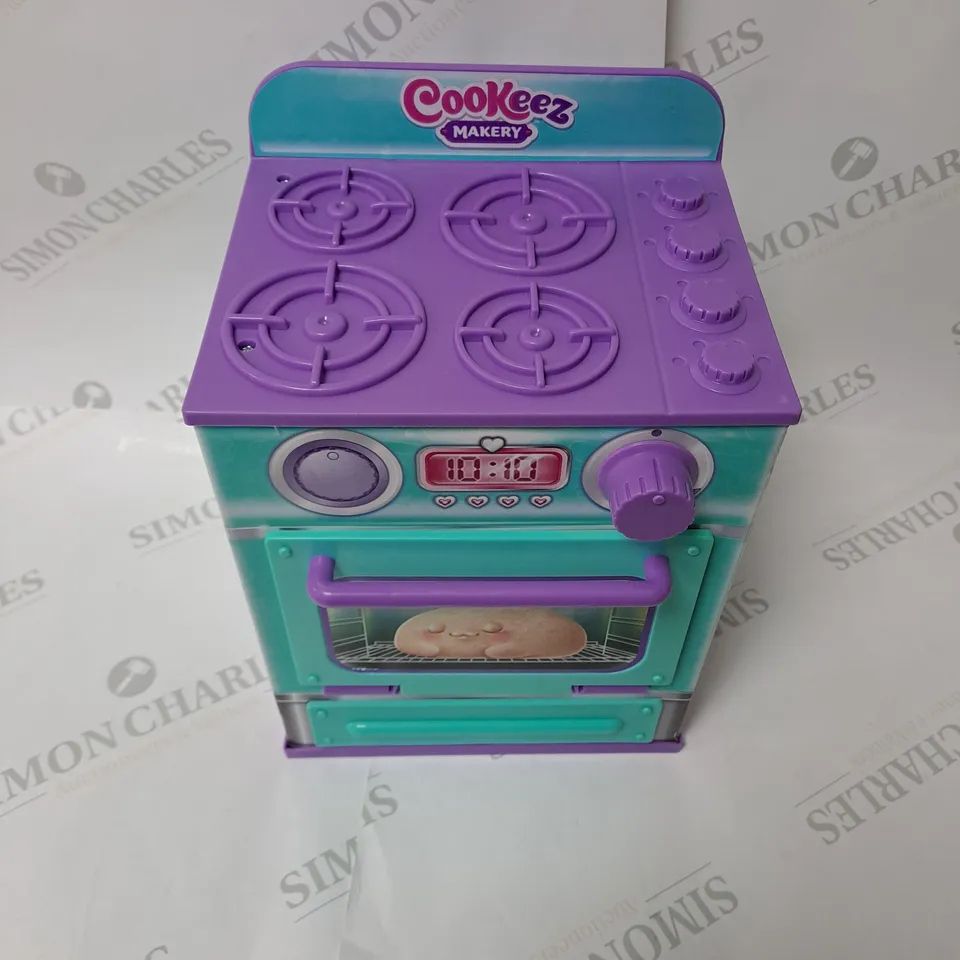 COOKEEZ MAKERY OVEN PLAYSET - BAKED TREATZ