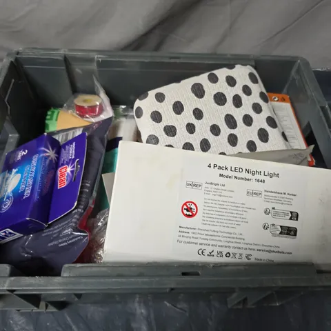 APPROXIMATELY 20 ASSORTED HOUSEHOLD ITEMS TO INCLUDE LED NIGHT LIGHTS, MEASURING TAPE AND DISHWASHER CLEANER 