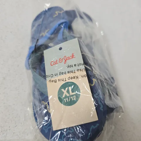 BOX OF APPROXIMATELY 6 X ADRIAN FLIP FLOPS - BLUE - SIZE CHILDS XL 11/12 