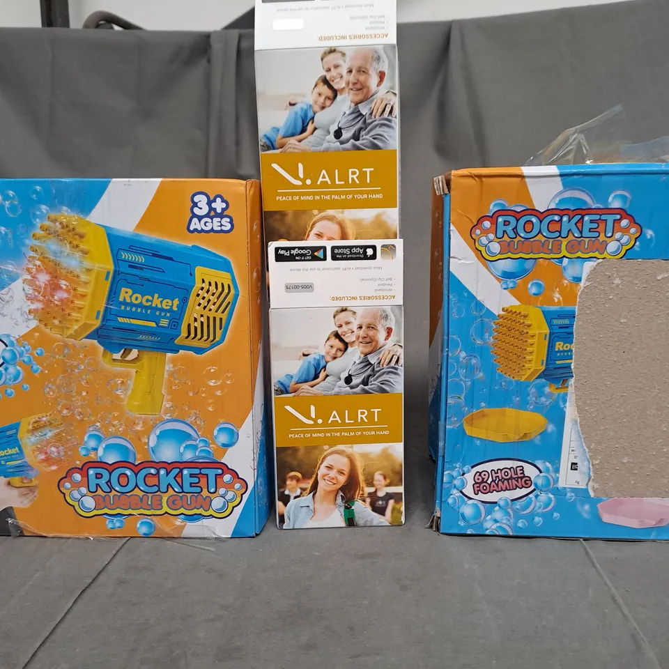 BOX OF APPROXIMATELY 5 ASSORTED ITEMS TO INCLUDE BUBBLE BLASTER, EMERGENCY ALRT, CHRISTMAS TREE ETC- COLLECTION ONLY