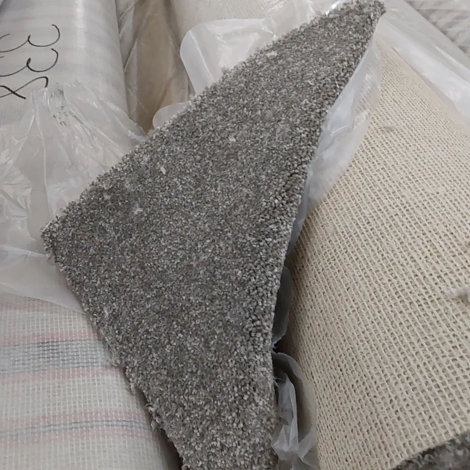 ROLL OF QUALITY APOLLO PLUS STEPPING STONE GREY CARPET // SIZE: APPROXIMATELY 4 X 4.5m