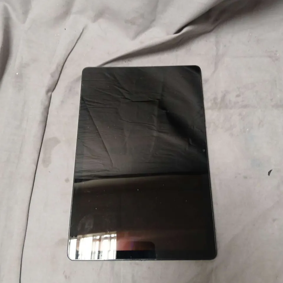 SAMSUNG GALAXY TABLET SM-X216B 64GB BLACK – SCREEN CRACKED