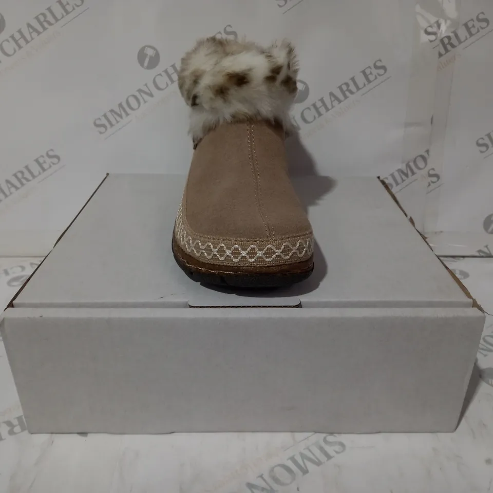 BOXED PAIR OF EARTH ORIGINS EMMALYN BEIGE BOOTIES - SIZE 5