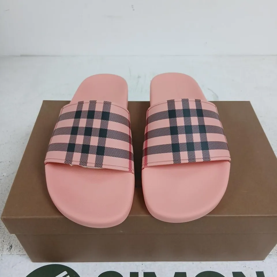 BURBERRY PINK PLAID SLIDE SANDALS – WOMEN’S UK 6