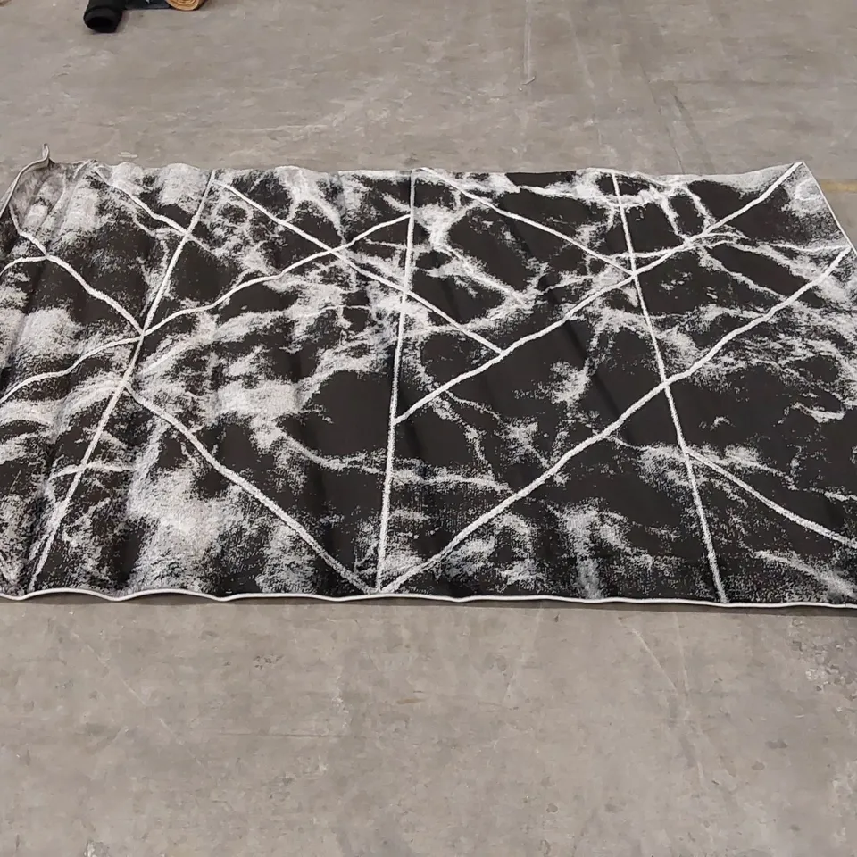DAWSMERE DHURRIE RUG IN BLACK - 200 x 290CM