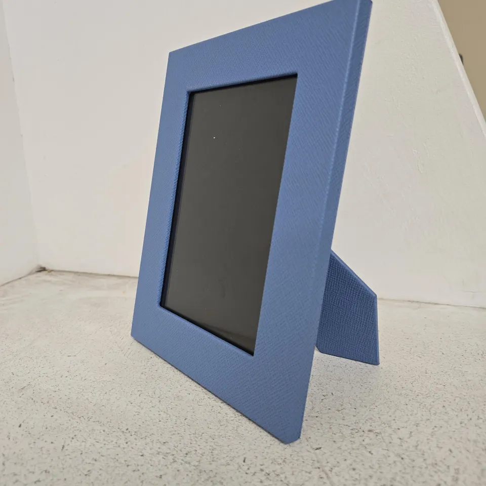 SMYTHSON OF BOND ST. PHOTO FRAME – BLUE TEXTURED LEATHER FINISH, EST. 1887
