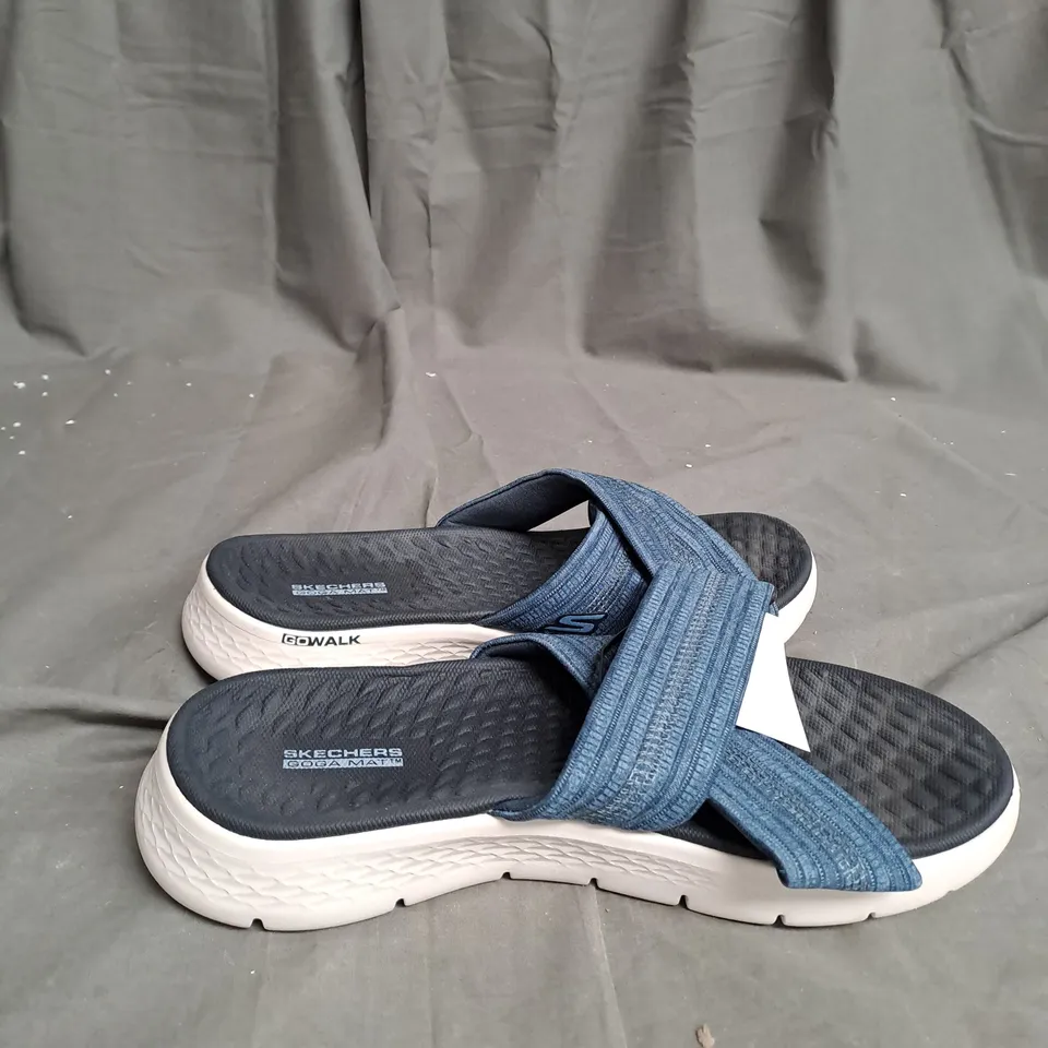 SKECHERS GOWALK FLEX SLIDE SANDAL SIZE 6