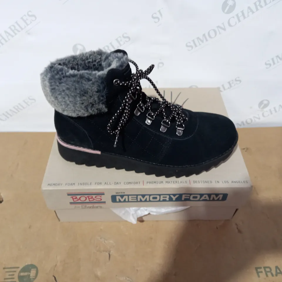 BOXED PAIR OF BOBS FROM SKECHERS BOOTS - SIZE 6