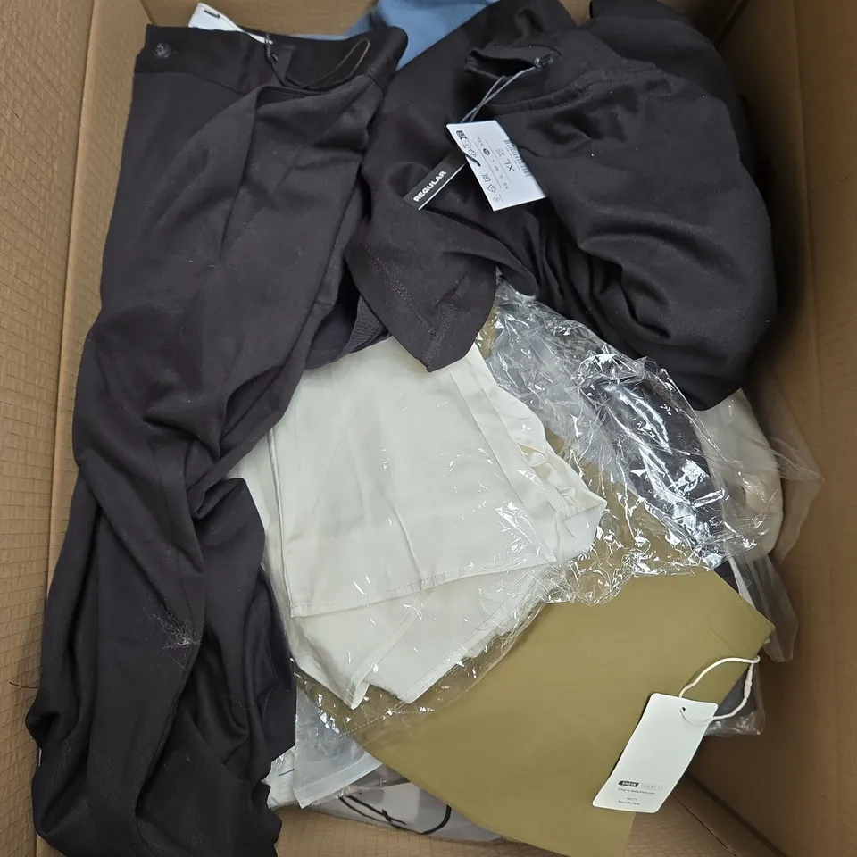 LARGE BOX OF ASSORTED CLOTHING ITEMS IN VARIOUS SIZES, STYLES AND COLOUR 