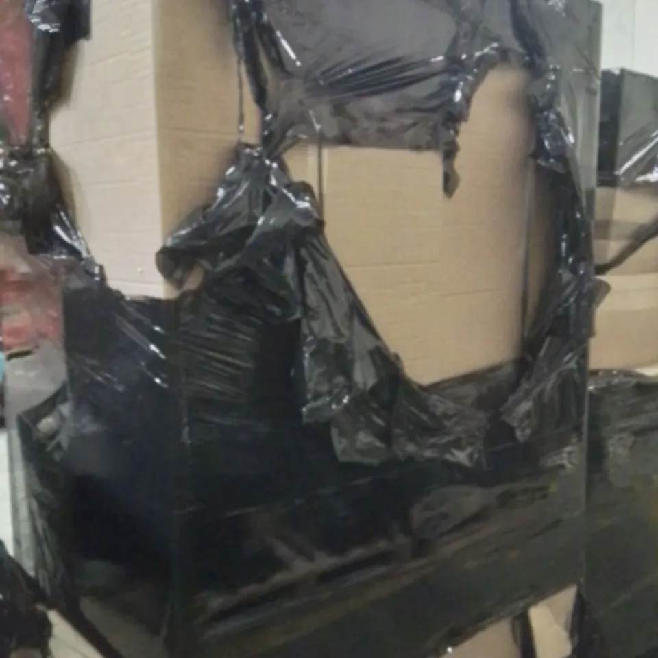 PALLET OF BATHROOM CABINETS PARTS