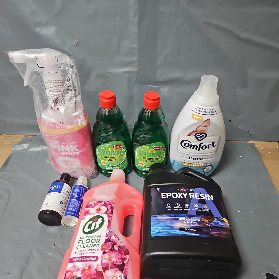 BOX OF ASSORTED HOUSEHOLD ITEMS TO INCLUDE WASHING UP LIQUID, EPOXY RESIN AND CIF