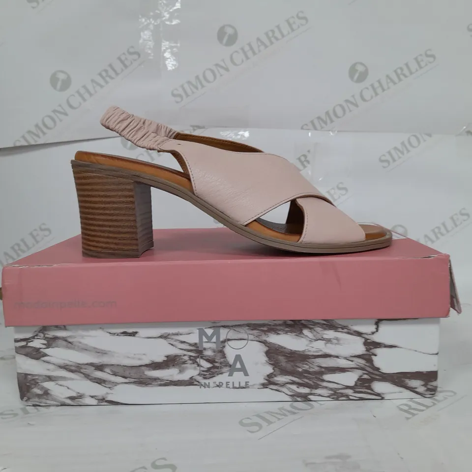 UNBOXED PAIR OF MODA IN PELLE LASSANDRA SANDAL PINK SIZE 5