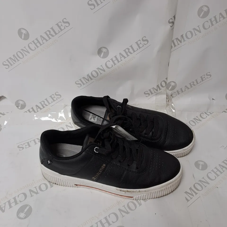 UNBOXED RIEKER EVOLUTION LACE UP TRAINER IN BLACK SIZE 6