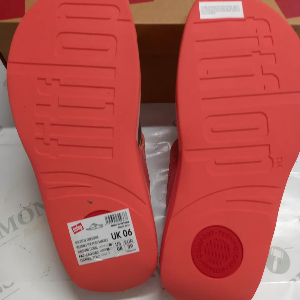 BOXED PAIR OF FITFLOP WALKSTAR TOE POST SANDALS IN SUNSHINE CORAL - UK 6