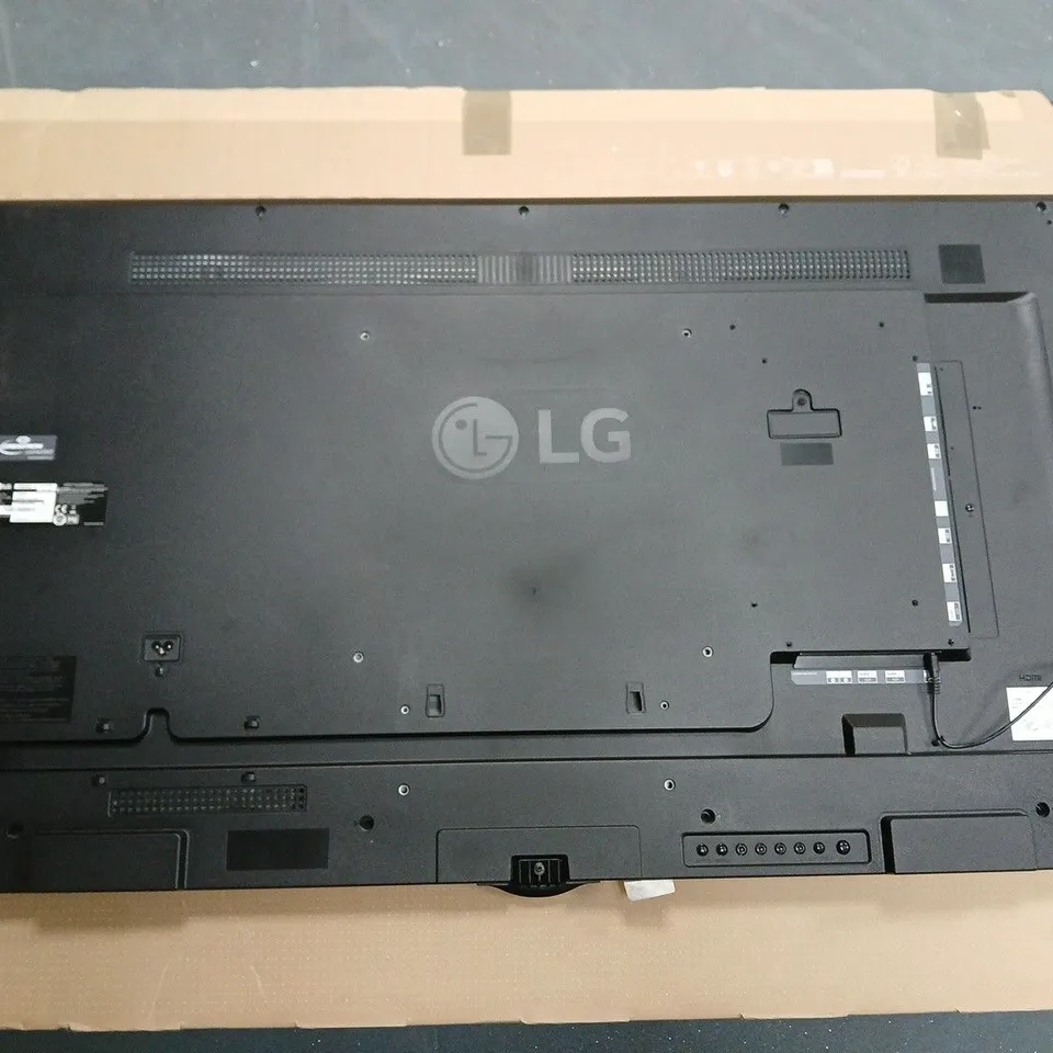LG 49SM5KE-B 49-INCH COMMERCIAL DISPLAY MONITOR BOXED. NO POWER SUPPLY OR ACCESSORIES.