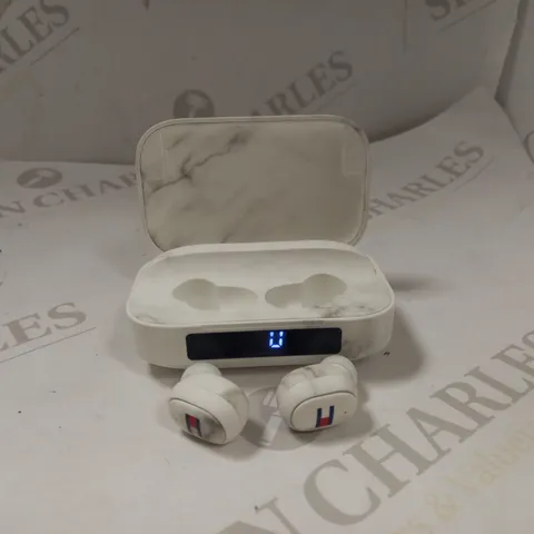 TOMMY HILFIGER WIRELESS POWERBANK EARBUDS