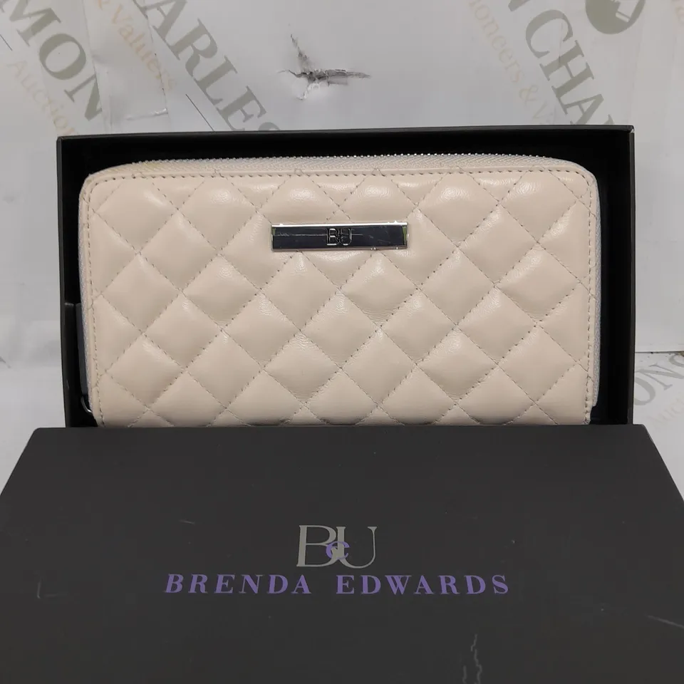 BRENDA EDWARDS ON THE GO PURSE
