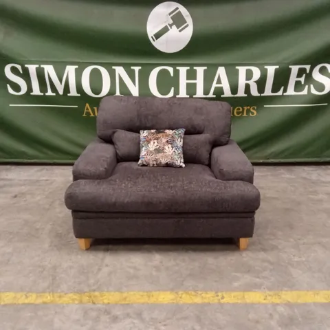 TRIESTE FABRIC ARMCHAIR