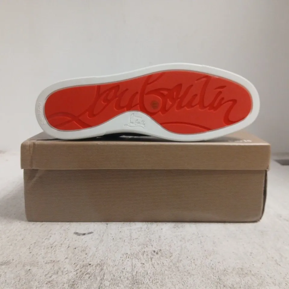 BOXED PAIR OF CHRISTIAN LOUBOUTIN SHOES IN GREY SIZE EU 44