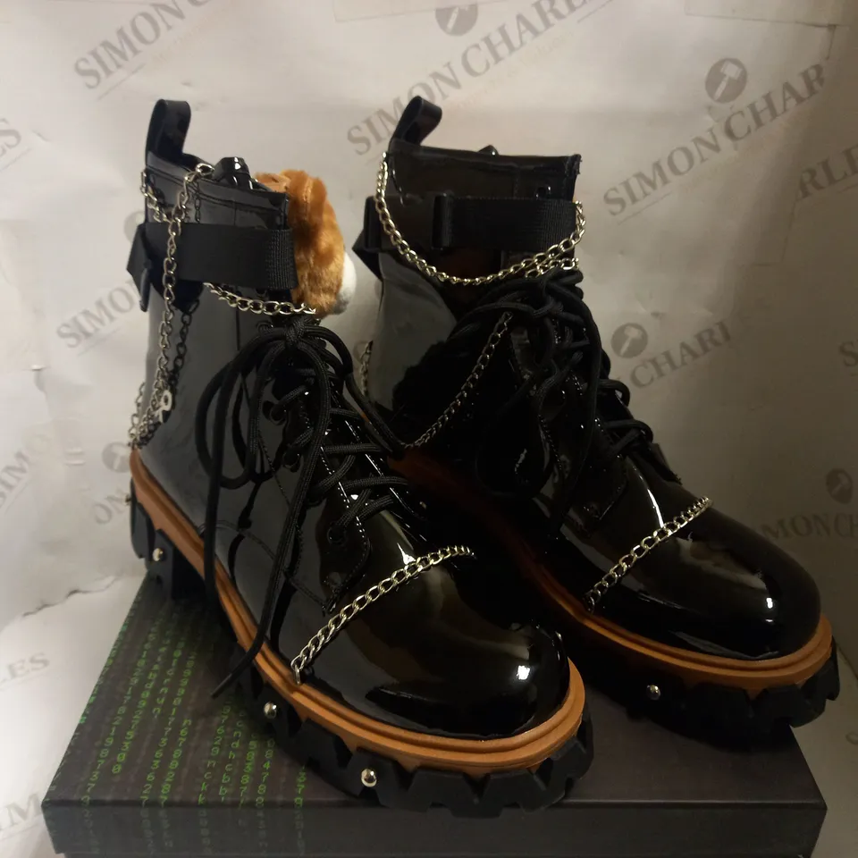 KOI VEGAN HALLUCINATION SCARES MEN BROWN TEDDY BEAR BOOTS - SIZE 10