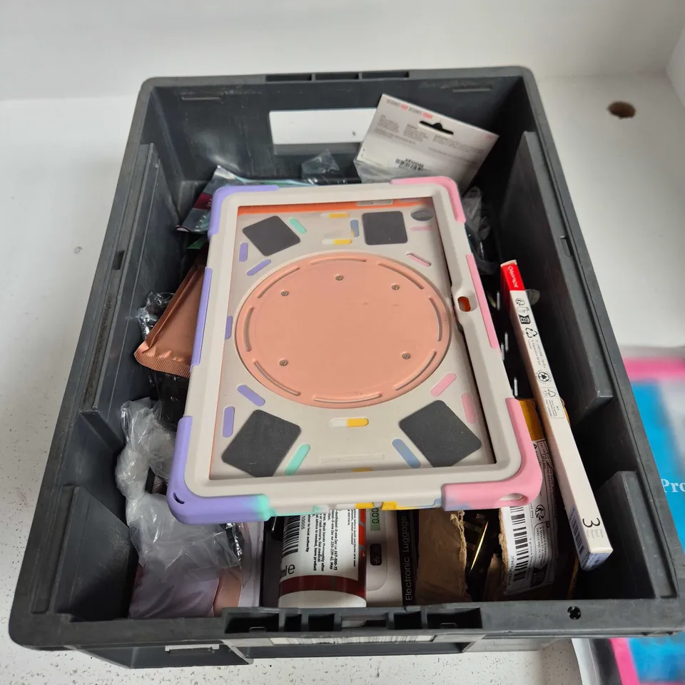 TOTE OF APPROXIMATELY 12 ASSORTED ITEMS TO INCLUDE: PROTECTIVE TABLET CASE 