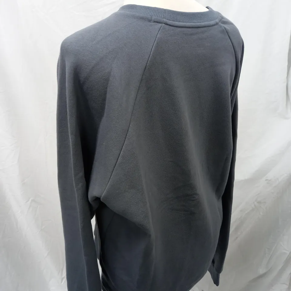GREY MENS UNDER ARMOUR JUMPER -SIZE M
