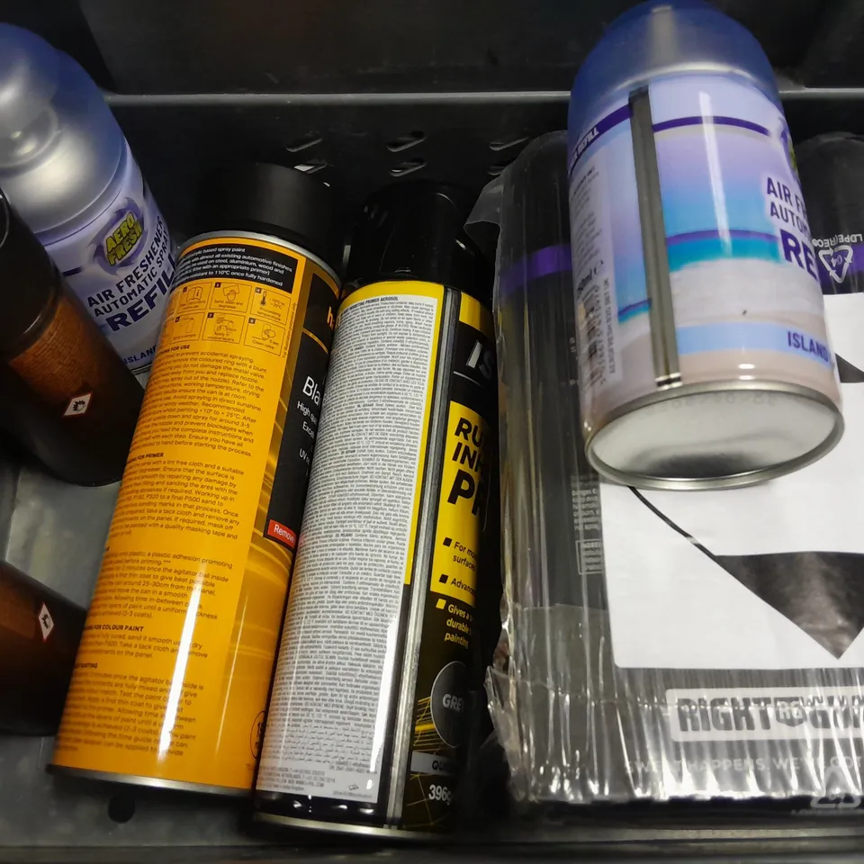 APPROXIMATELY 12 ASSORTED AEROSOLS TO INCLUDE - HALFORDS BLACK PAINT , DAVID BECKHAM  SPRAY DEODORANT , RUST INHIBITING PRIMER ETC