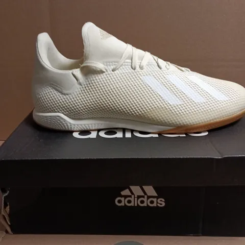 BOXED PAIR OF ADIDAS X TANGO 18.3 IN INDOOR FOOTBALL BOOTS – WHITE, UK 10 