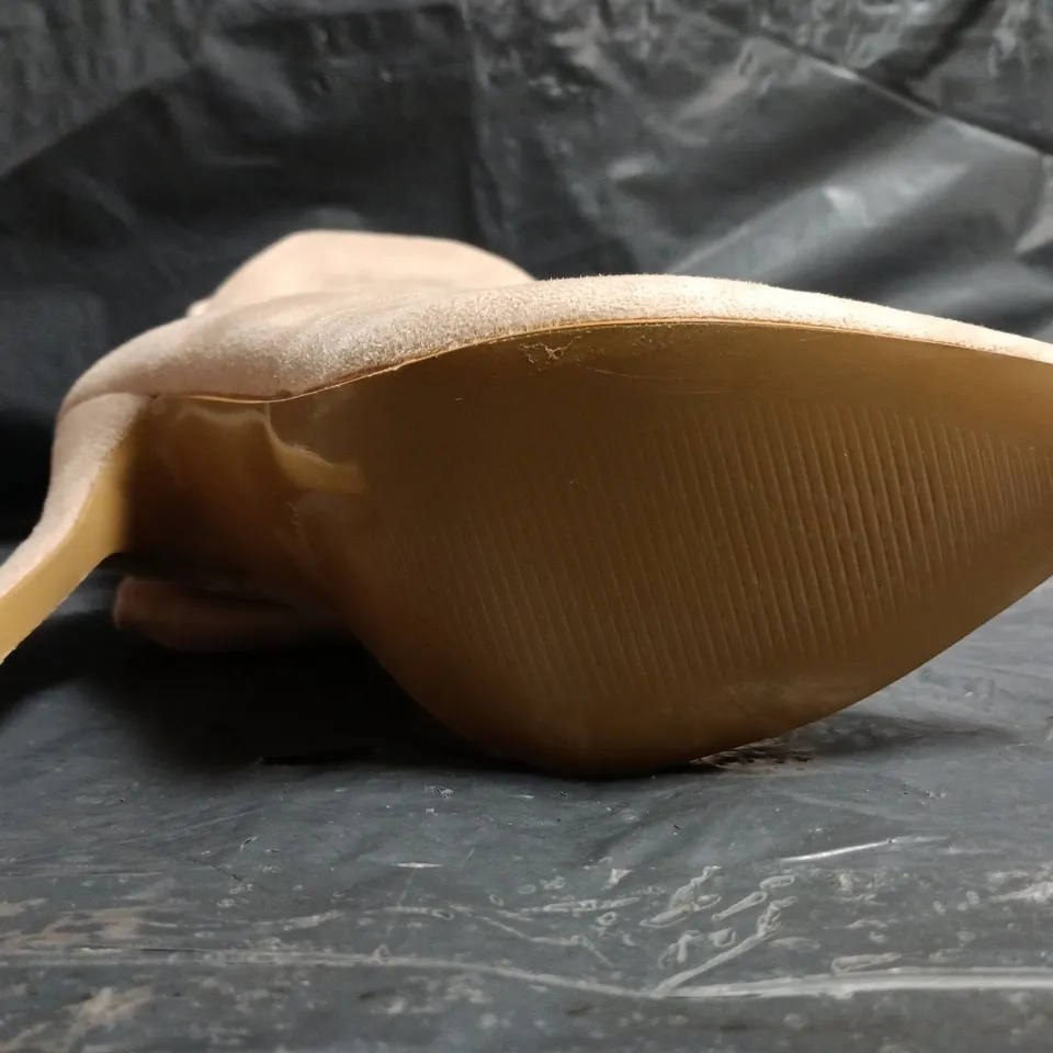 BOXED PAIR OF UNBRANDED SILETTO HEELED POINTED TOE KNEE-HIGH BOOTS IN SAND SIZE EU 38