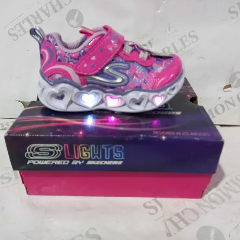 BOXED PAIR OF SKECHERS LIGHTS TODDLERS HEART LIGHT SHOES IN PINK UK SIZE 5