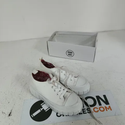 URBAN JACKS CHICAGO WHITE TRAINERS – UK 6