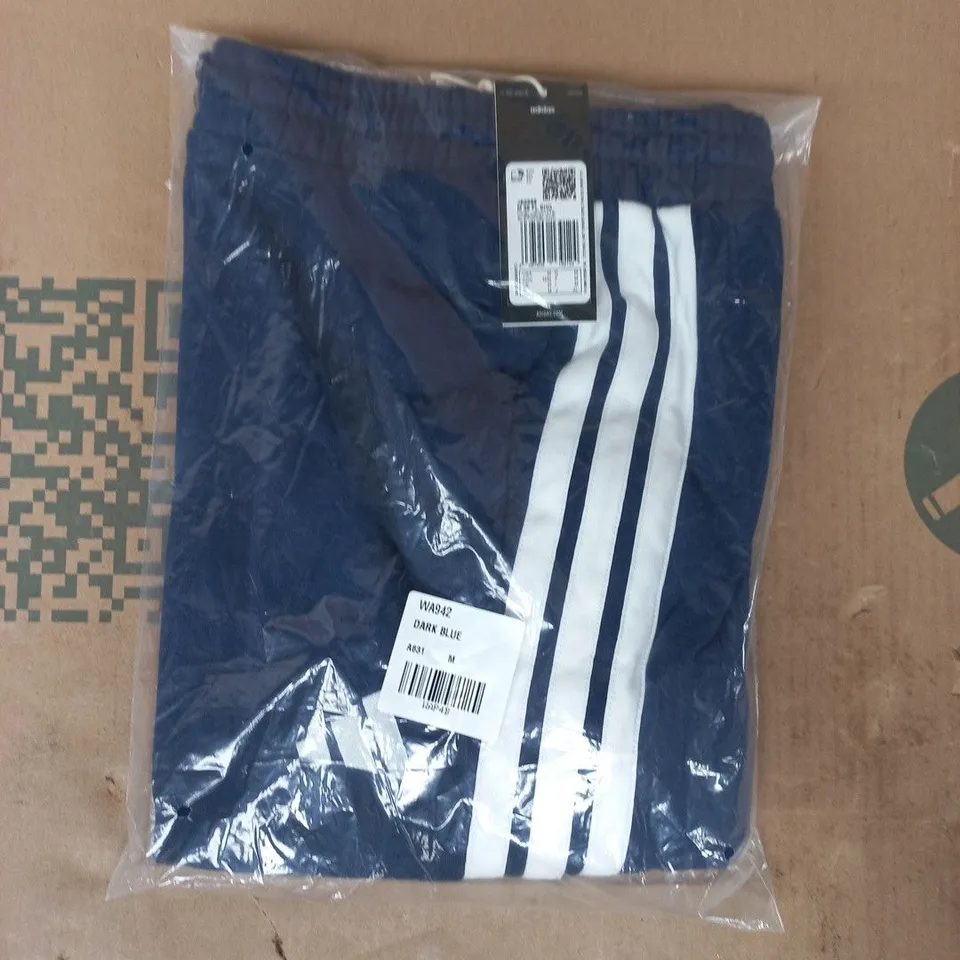BAGGED ADIDAS ESSENTIALS 3-STRIPES FLEECE SHORTS IN DARK BLUE/WHITE SIZE MEDIUM