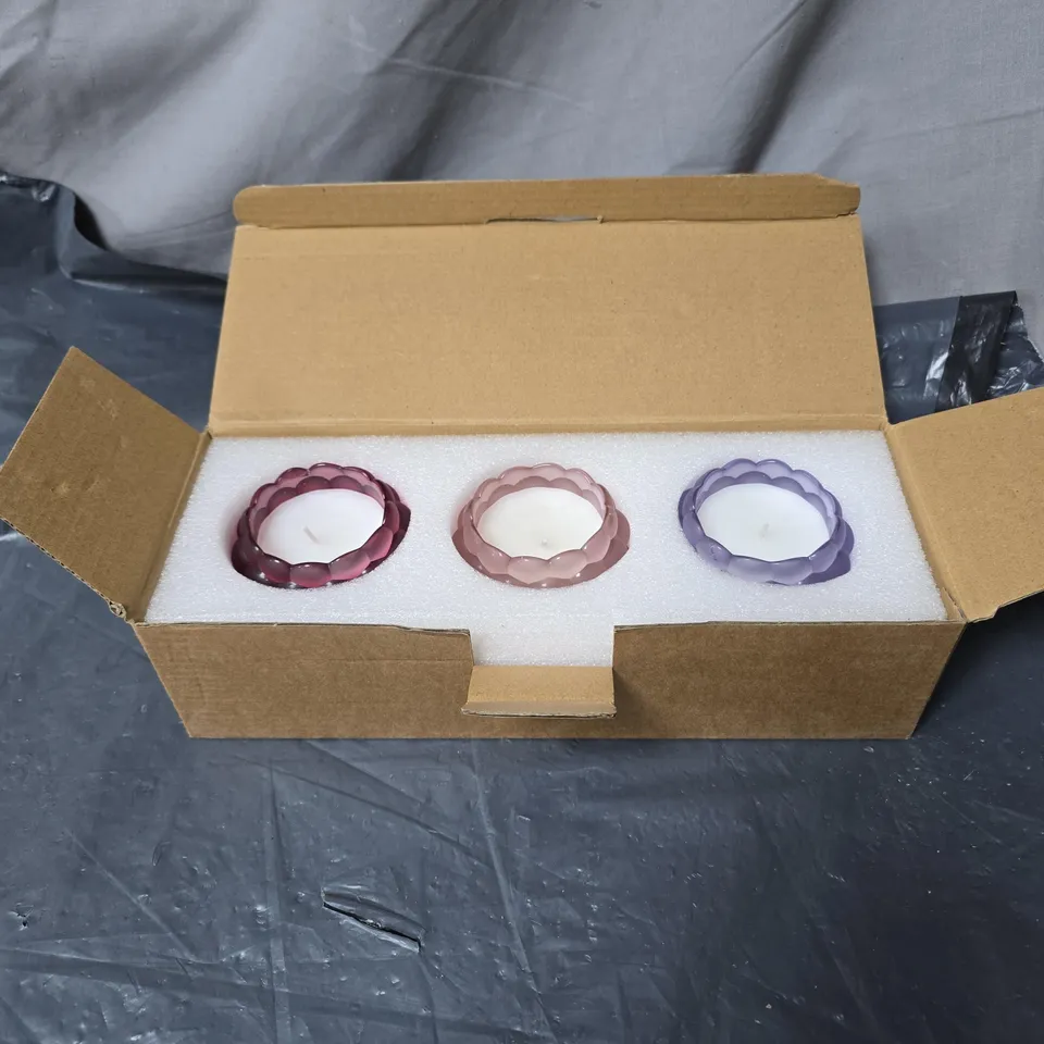 SET OF 3 SCENTED CANDLES BOXED                                                                                                              