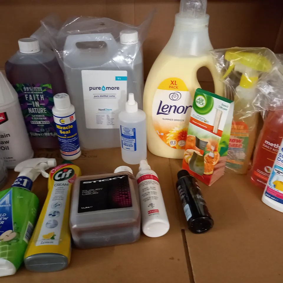 LARGE QUANTITY OF ASSORTED HOUSEHOLD LIQUID ITEMS TO INCLUDE 83 WASH LENOR, 5L PURE DISTILLED WATER AND DETTOL 750ML - COLLECTION ONLY