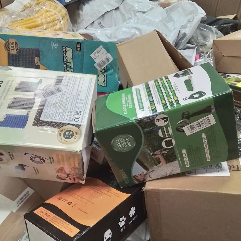 PALLET TO CONTAIN A LARGE QUANTITY OF GARDEN HOSES AND BITS OF SWIMMING RELATED PRODUCTS