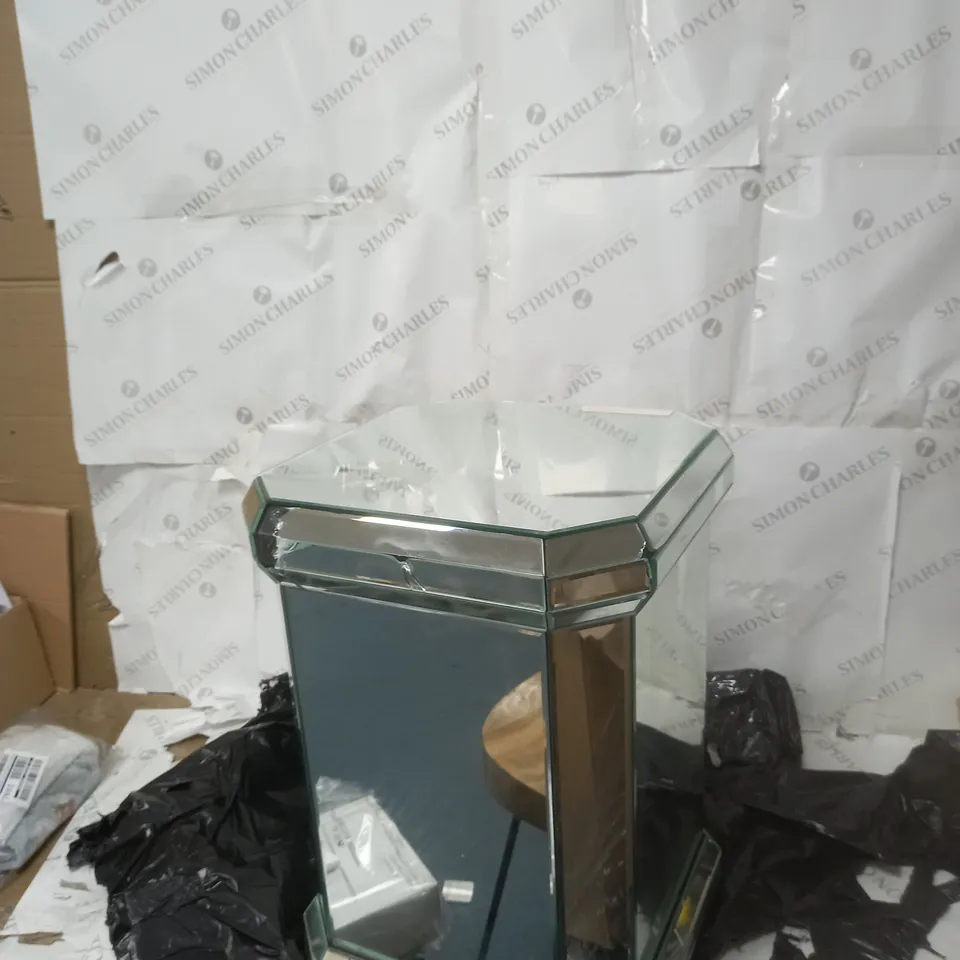 BOXED MIRRORED PLINTH LAMP TABLE RRP £159.99