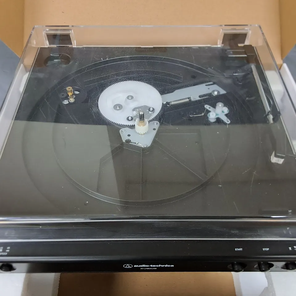 AUDIO TECHNICA LP60XUSB BLACK USB TURNTABLE