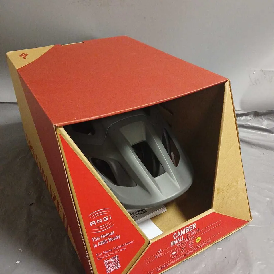 ANGI CAMBER HELMET IN GREY - SMALL