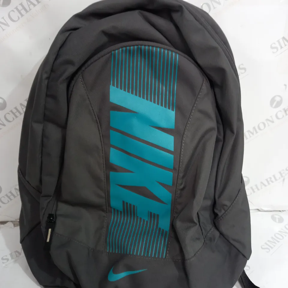 NIKE MEDIUM GREY & BLUE BACKPACK 
