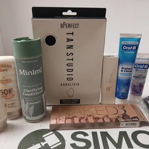 APPROX 12 ASSORTED BEAUTY PRODUCTS TO INCLUDE BPERFECT TAN MITT, ORAL-B TOOTHPASTE, MINIML CONDITIONER, ETC