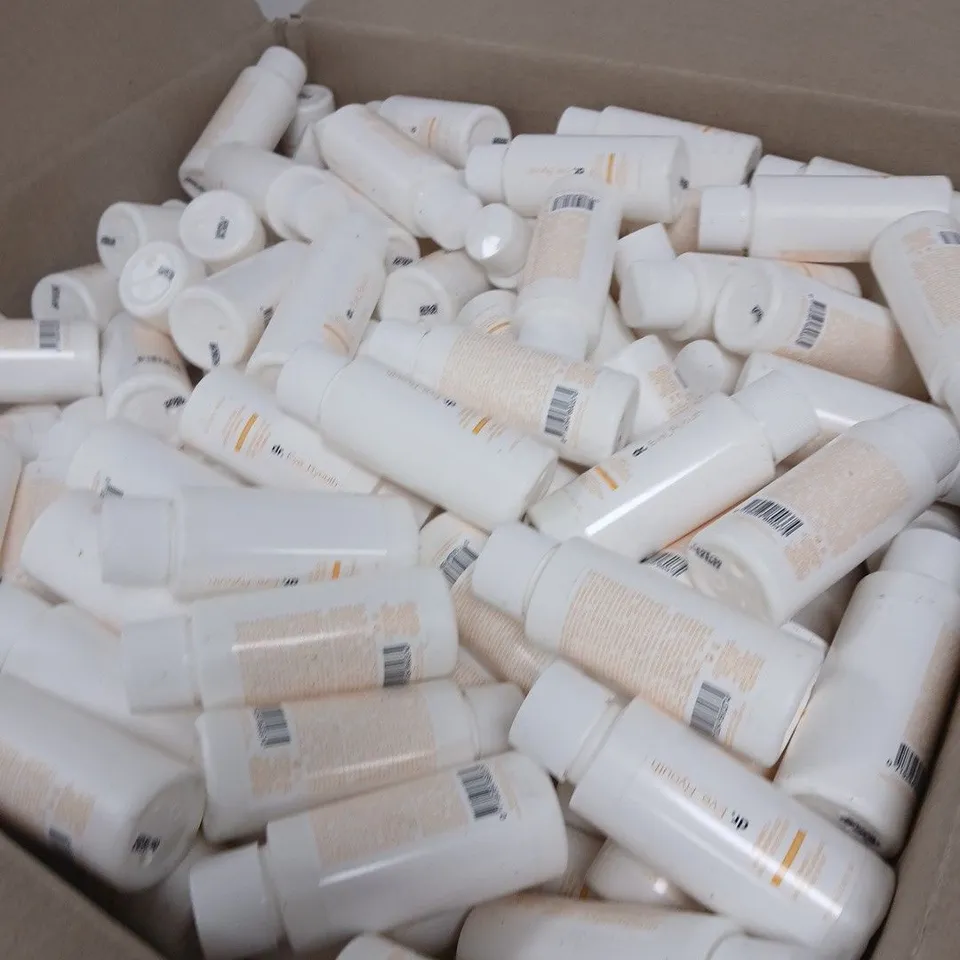 BOX OF APPROXIMATELY 180 MOISTURIZERS